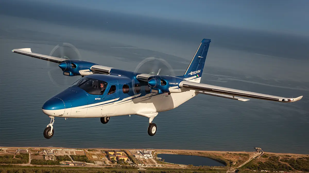 Aeronave Tecnam de Aeropar en vuelo